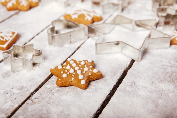 Pan de jengibre de Navidad en la mesa —  Fotos de Stock