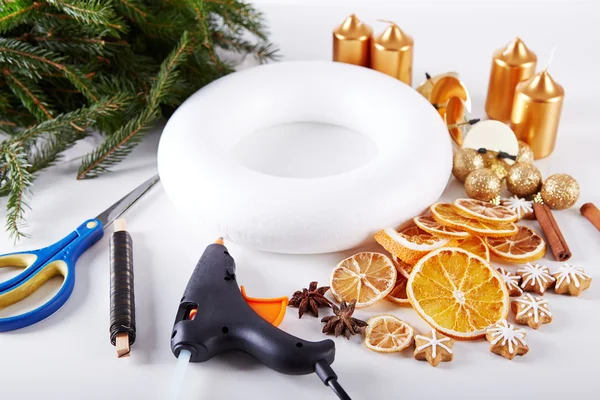 Cosas para fabricar coronas de Navidad — Foto de Stock