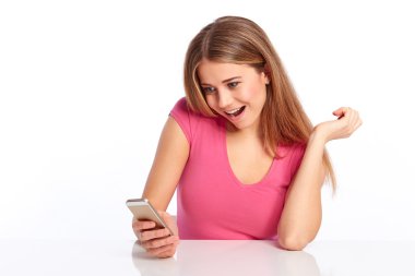 Genç kadın yazılı mesaj