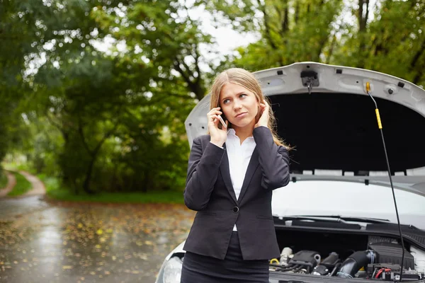 Woman calling for assistance — Stock Photo, Image