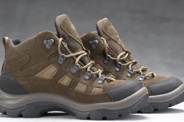 kahverengi yürüyüş botları