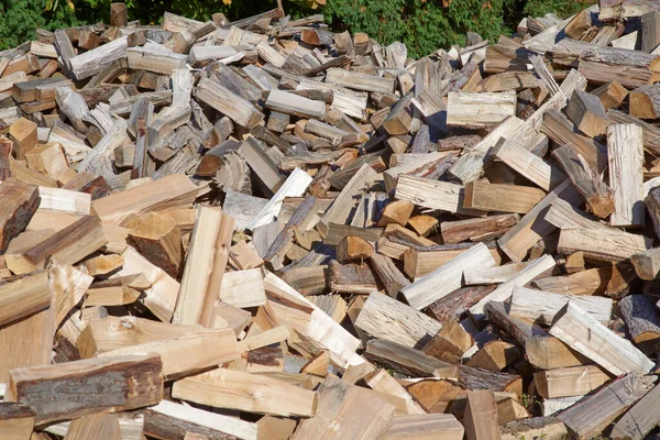 Piles of cordwood at landscape nursery ready for customer sales — Stock Image Piles Cordwood Landscape Nursery Ready Customer Sales Stock Picture