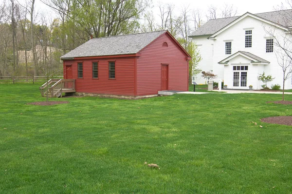 Красный Дом Ферме — стоковое фото