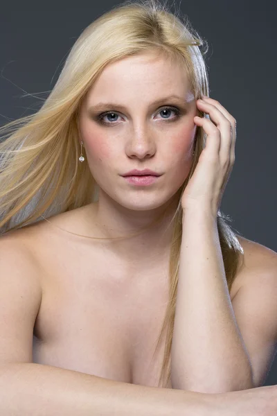 Blonde portret model — Stockfoto