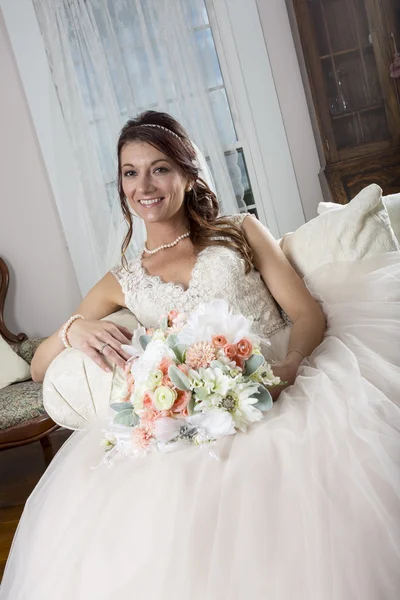 A bride preparing to be married — Stock Photo, Image