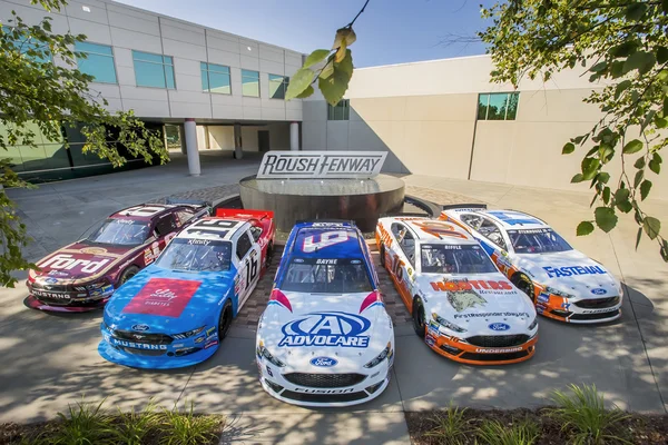 NASCAR:  Aug 30 Roush Fenway Racing Throwback Race Cars — Stock Photo, Image