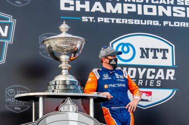 Üçüncü sırada, Auckland, Yeni Zelanda 'dan SCOTT DIXON (9), St. Petersburg Caddelerindeki Firestone Grand Prix' sinden sonra NTT INDYCAR SERIES şampiyonu Joe Newgarden 'i sadece 16 puanla yenerek altıncı INDYCAR şampiyonluğunu kazandı.