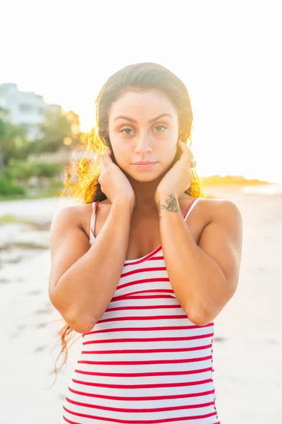 Beautiful Brunette Model Enjoys Sunset Yucatan Peninsula Merida Mexico — Stock Photo, Image