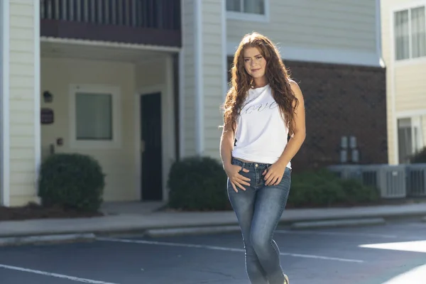 Beautiful Redhead Model Poses Outdoors Autumn Day — Stock Photo, Image