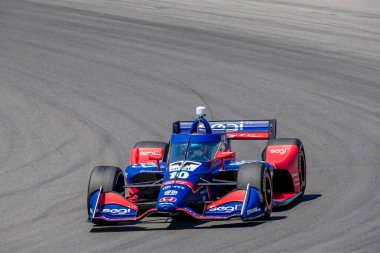 ALEX PALOU (10), İspanya 'nın Alabama eyaletinin Birmingham kentindeki Berber Motor Sporları Parkı' nda Honda Indy Grand Prix için antrenman yapıyor..