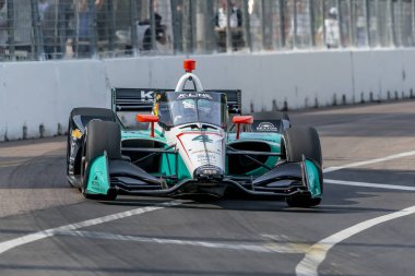 Stouffville, Kanada 'dan DALTON KELLETT (4) St. Petersburg St. Petersburg, Florida' daki St. Petersburg caddelerinde Firestone Grand Prix için pratik yapmaktadır..