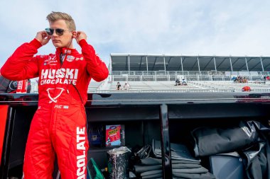 İsveç 'in Kumla kentinden MARCUS ERICSSON (8) St. Petersburg, Florida' daki St. Petersburg Sokakları 'nda düzenlenen Firestone Grand Prix' sine hazırlanıyor..