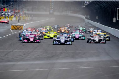 NTT INDYCAR SERIES takımları Indianapolis 'teki Indianapolis Motor Speedway' deki GMR Grand Prix için yarışıyor.