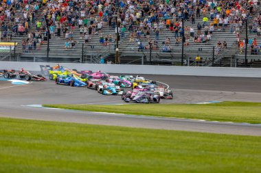 NTT INDYCAR SERIES takımları Indianapolis 'teki Indianapolis Motor Speedway' deki GMR Grand Prix için yarışıyor.