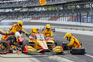 ABD 'li RYAN HUNTER-REAY (28), Indianapolis Indiana' daki Indianapolis Motor Yarış Pisti 'ndeki GMR Grand Prix sırasında arabasını servise getiriyor..