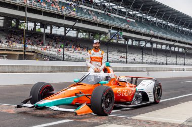 Toronto, Kanada 'dan JAMES HINCHCLIFFE (29) Indianapolis, Indiana' daki Indianapolis Motor Yarış Pisti 'nde 105..