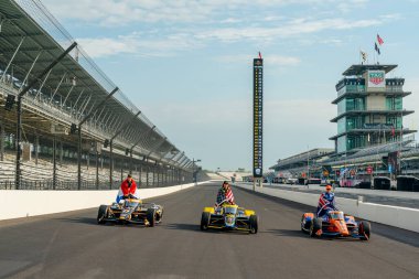Auckland, Yeni Zelandalı SCOTT DIXON (9) Indianapolis, Indiana 'daki Indianapolis Motor Yarış Pisti' nde 105..