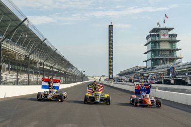 Auckland, Yeni Zelandalı SCOTT DIXON (9) Indianapolis, Indiana 'daki Indianapolis Motor Yarış Pisti' nde 105..