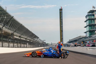 Auckland, Yeni Zelandalı SCOTT DIXON (9) Indianapolis, Indiana 'daki Indianapolis Motor Yarış Pisti' nde 105..