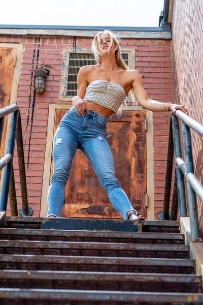 Gorgeous Blonde Model Poses Outdoors Urban Environment — Stock Photo, Image