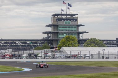 Hollanda 'nın Hoofddorp kentinden RINUS VEEthe (R) (21) Indianapolis, Indiana' daki Indianapolis Motor Yarış Pisti 'nde düzenlenen Big Machine Spiked Coolers Grand Prix uygulamaları.