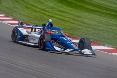 Barselona, İspanya 'dan ALEX PALOU (10), Madison, Illinois' deki World Wide Technology Raceway 'de Bommarito Otomotiv Grubu 500 için pratik yapmaktadır..