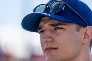 Barcelona, İspanya 'dan ALEX PALOU (10), Madison, Illinois' deki World Wide Technology Raceway 'de Bommarito Otomotiv Grubu 500' e katılmaya hazırlanıyor..