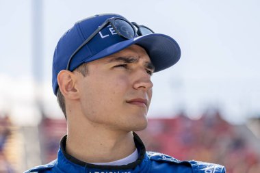 Barcelona, İspanya 'dan ALEX PALOU (10), Madison, Illinois' deki World Wide Technology Raceway 'de Bommarito Otomotiv Grubu 500' e katılmaya hazırlanıyor..