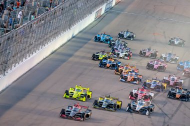 NTT INDYCAR SERIES ekipleri Madison Illinois 'deki World Wide Technology Raceway' de Bommarito Otomotiv Grubu 500 için yarışıyor..