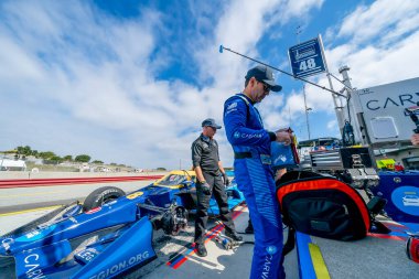ABD 'li JIMMIE JOHNSON (R) (48) Monterey' deki WeatherTech Raceway Laguna Seca 'da Monterey' in Firestone Grand Prix 'ine hazırlanıyor..