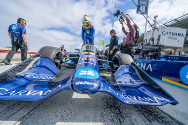 ABD 'li JIMMIE JOHNSON (R) (48) Monterey' deki WeatherTech Raceway Laguna Seca 'da Monterey' in Firestone Grand Prix 'ine hazırlanıyor..
