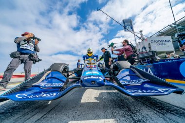 ABD 'li JIMMIE JOHNSON (R) (48) Monterey' deki WeatherTech Raceway Laguna Seca 'da Monterey' in Firestone Grand Prix 'ine hazırlanıyor..