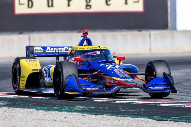 ABD 'li ALEXANDER ROSSI (27) Monterey' in Firestone Grand Prix 'si için Monterey' deki WeatherTech Laguna Seca pistinde pratik yapmaktadır..