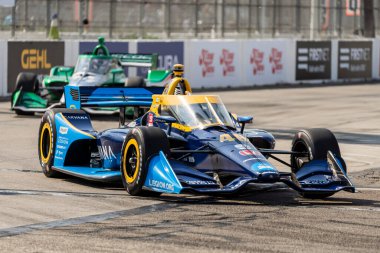 ABD 'li JIMMIE JOHNSON (R) (48), Long Beach, Kaliforniya' daki The Streets of Long Beach 'teki Long Beach' in Acura Grand Prix 'si için pratik yapıyor..