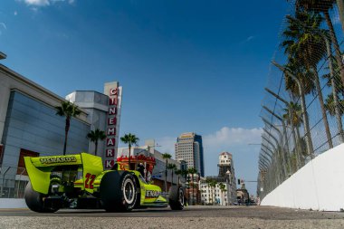 Montmorillon, Fransa 'dan SIMON PAGENAUD (22), Long Beach, Kaliforniya' daki Long Beach Sokakları 'ndaki Acura Grand Prix için pratik yapıyor..