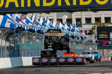 NTT INDYCAR SERİES ekipleri, Long Beach 'in Long Beach sokaklarındaki Acura Grand Prix' si için yarışa katılıyor..