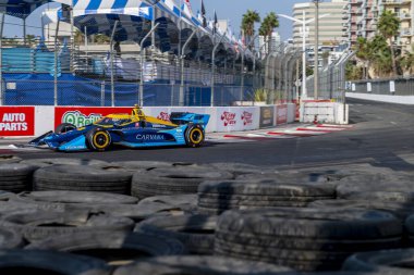 ABD 'li JIMMIE JOHNSON (R) (48), Long Beach, Kaliforniya' daki Long Beach Sokakları 'ndaki Long Beach' in Acura Grand Prix 'si için antrenman yapıyor..