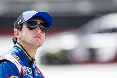 Chase Elliott diyabet 300 durdurmak için sürücü