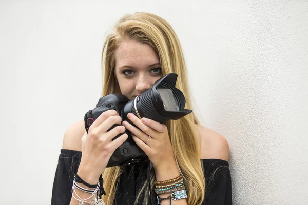 Blonde Model Outdoors — Stock Photo, Image