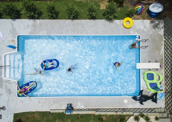 Fiesta de verano piscina — Foto de Stock