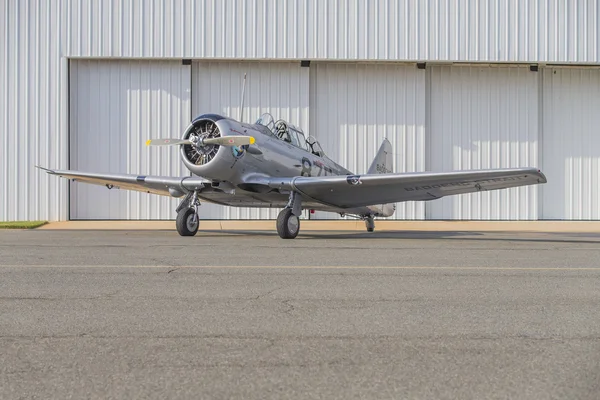 Modèle et avion de la Seconde Guerre mondiale — Photo