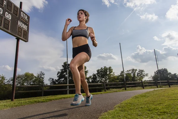 Jonge atleet uitgevoerd — Stockfoto