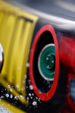 GRANT ENFINGER (9), Avondale, AZ 'deki NASCAR Esnaf Kamyon Serisi Şampiyonası' na hazırlanıyor..