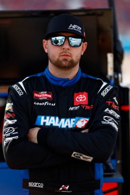 Kaden Honeycutt (52), Avondale, AZ 'de düzenlenen NASCAR Craftsman Truck Serisi Şampiyonası' na katılmaya hazırlanıyor..