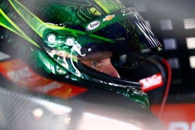 JUSTIN ALLGAIER (7), Avondale, AZ 'deki NASCAR Xfinity Serisi Şampiyonası' na hazırlanıyor..