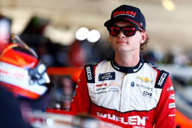 JESSE Love (2), Avondale, AZ 'deki NASCAR Xfinity Serisi Şampiyonası' na hazırlanıyor..