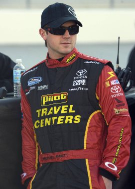 Bristol, TN USA - 20 Mart 2010: Michael Annett No. 15 Pilot Seyahat Merkezi Toyota, Bristol, TN 'de 20 Mar 2010' da Bristol Motor Yarış Pistindeki Scotts Turf Builder 300 yarışına katılmaya hak kazandı..