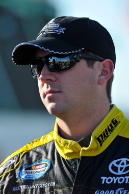 Kansas City, KS USA - 08 Ekim 2011: Kansas City, KS 'de Kansas Lottery 300 yarışı antrenmanı sırasında Michael Annett (62).