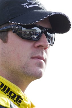 Avondale, AZ USA - 12 Kasım 2011: Michael Annett (62) Avondale, AZ 'deki Phoenix Uluslararası Yarış Pisti' nde Wypall 200 yarışına katılmayı bekliyor.