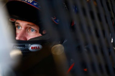 Ft. Worth, Teksas ABD - 3 Kasım 2017: Michael Annett (5) Texas Otomobil Parça Yarışması 'na katılmak için arabasına bağlandı..